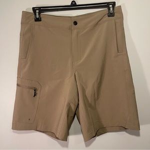 Magellan men’s khaki fishing shorts 36
